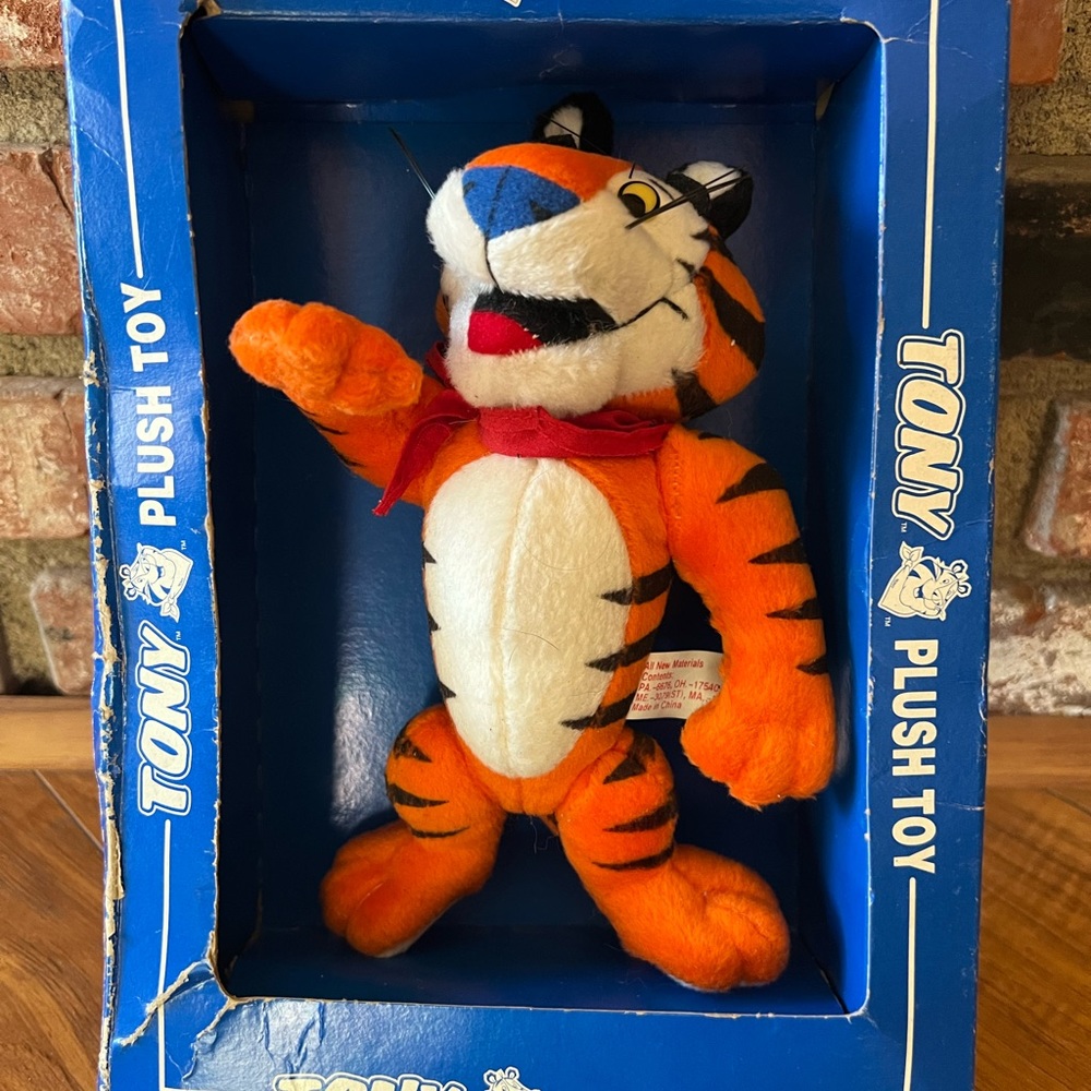 Vintage Tony the Tiger Plush Toy 1997 Kellogg's Frosted Flakes Cereal BOX DAMAGE